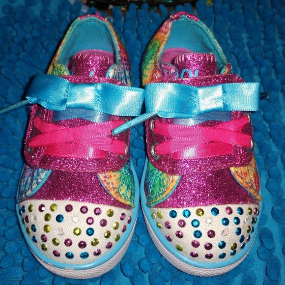 skechers bow tie sneakers